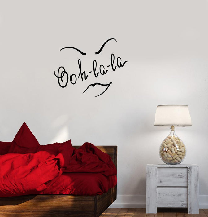 Autocollant mural en vinyle avec silhouettes de visages de femmes et mots de beauté (ed1018)