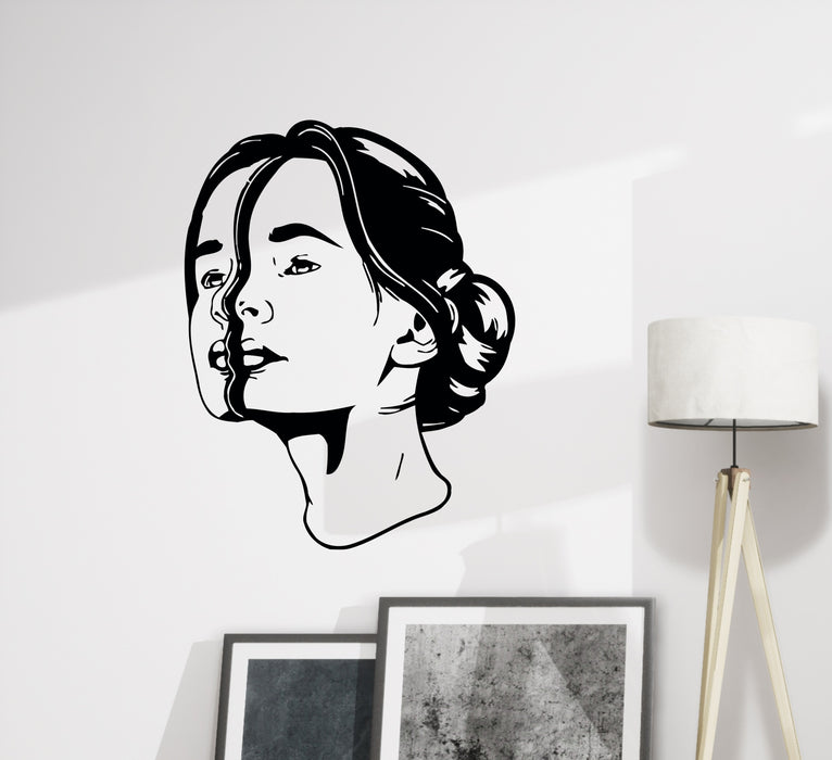 Sticker mural en vinyle représentant une tête de fille surréaliste (ed2141)