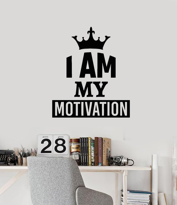 Autocollant mural en vinyle avec mots « Je suis ma motivation » et phrase couronne (g3403)