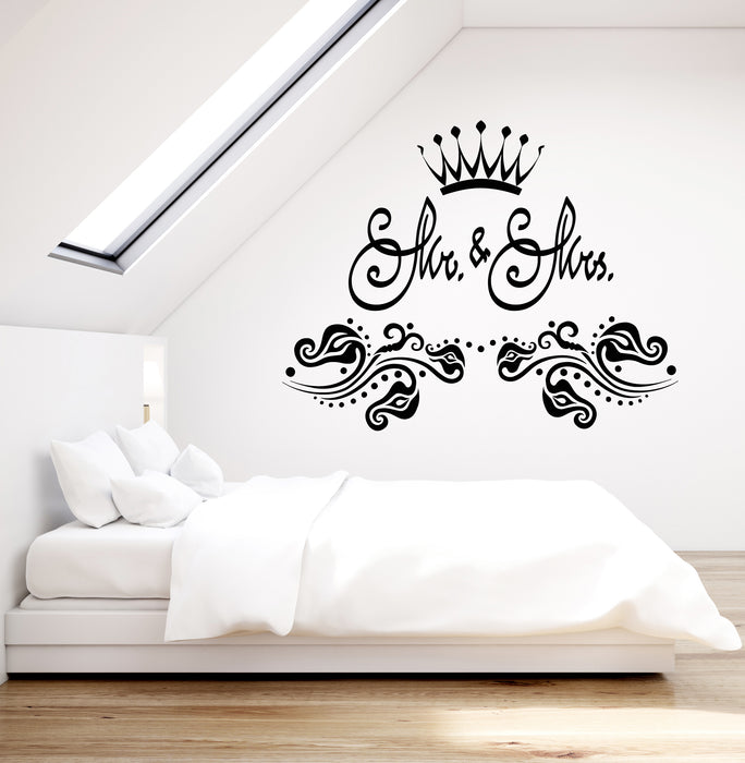 Vinyl Wall Decal Mr And Mrs Love Family Crown Bedroom Art Stickers Mural (g3460)