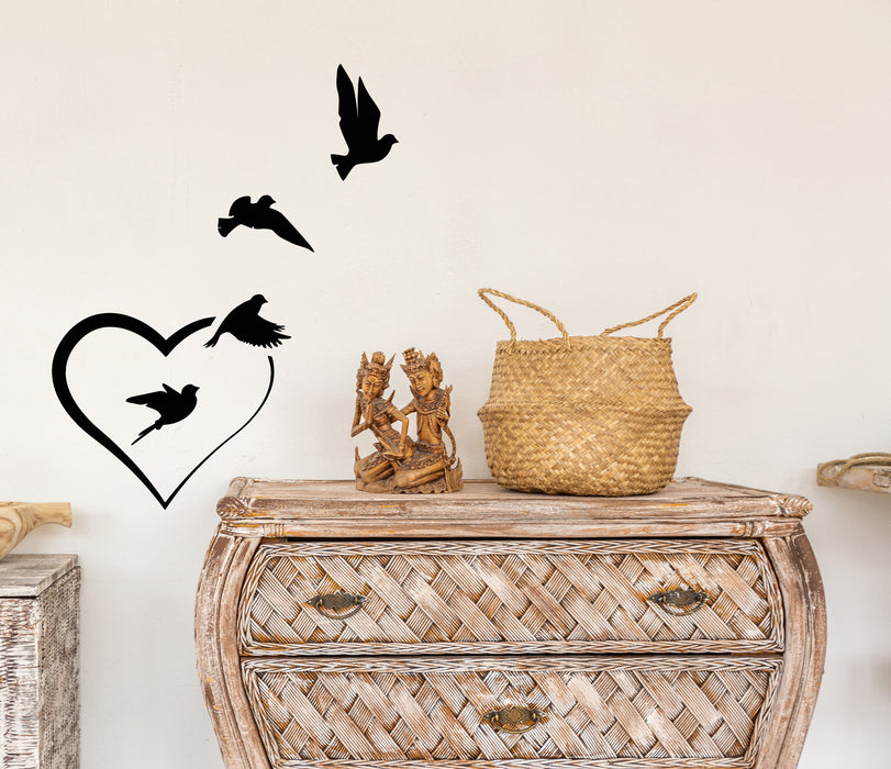 Vinyl Wall Decal Heart Dove Pigeon Flying Bird Home interior Stickers Mural (g6251)
