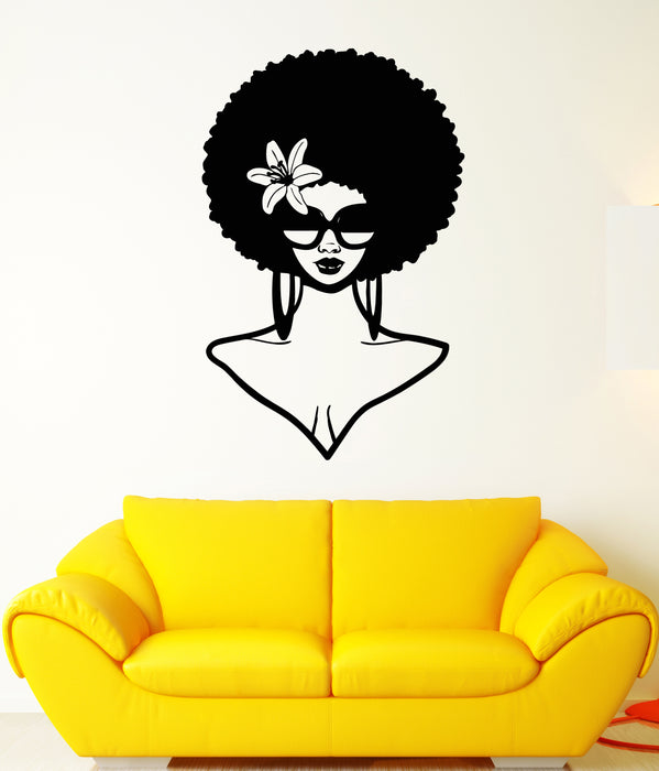 Виниловая наклейка на стену Африканская девушка Лицо Волосы Солнцезащитные очки Кудри Наклейки (3438ig)