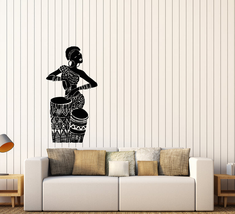 Autocollant mural en vinyle Djembe Femme africaine Fille autochtone Tambours Style ethnique Autocollants (4188ig)