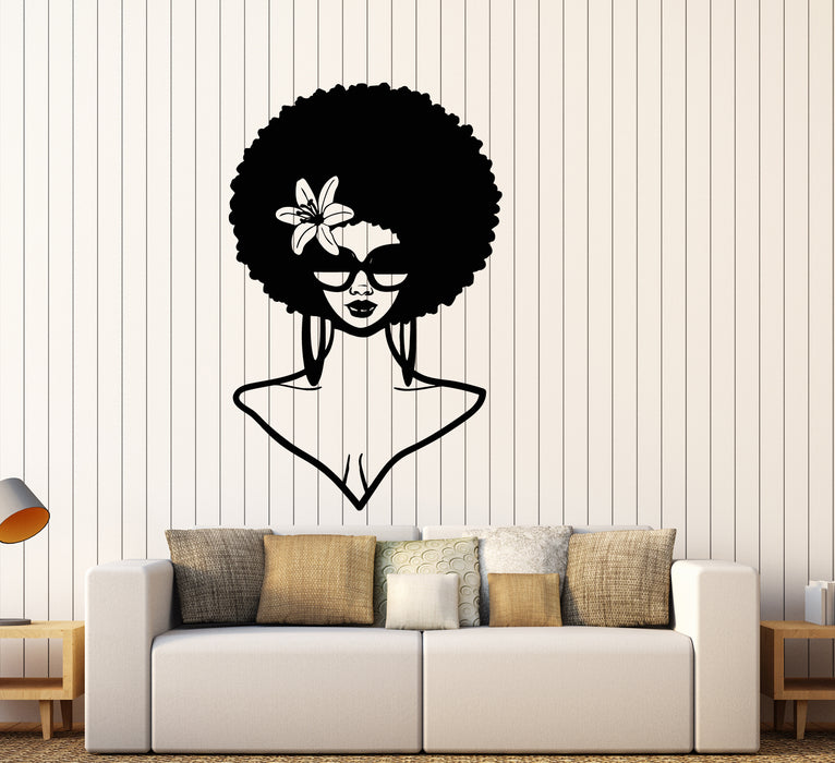 Виниловая наклейка на стену Африканская девушка Лицо Волосы Солнцезащитные очки Кудри Наклейки (3438ig)
