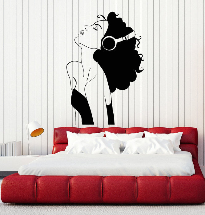 Vinyl Wall Decal Beautiful Girl Headphones Music Room Decor Musical Stickers Mural Unique Gift (ig5043)