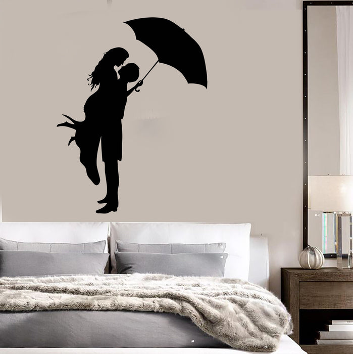 Vinyl Decal Wall Stickers Kissing Couple With Umbrella Romantic Love Unique Gift (z1611)